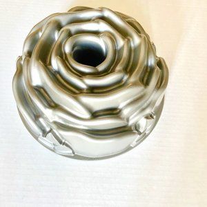 Nordic Ware Rose Bundt Cake Pan